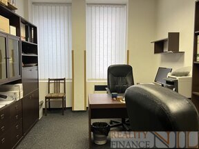 Nabízíme k pronájmu vybavenou kanceláře o celkové výměře 32,24 m2 ( dvě místnosti)