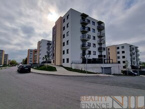 Novostavba 3+kk+balkon, sklep a garážové stání