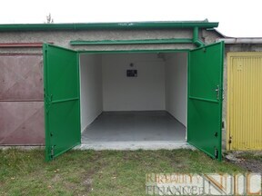 Nabízíme k prodeji pěknou prostornou garáž